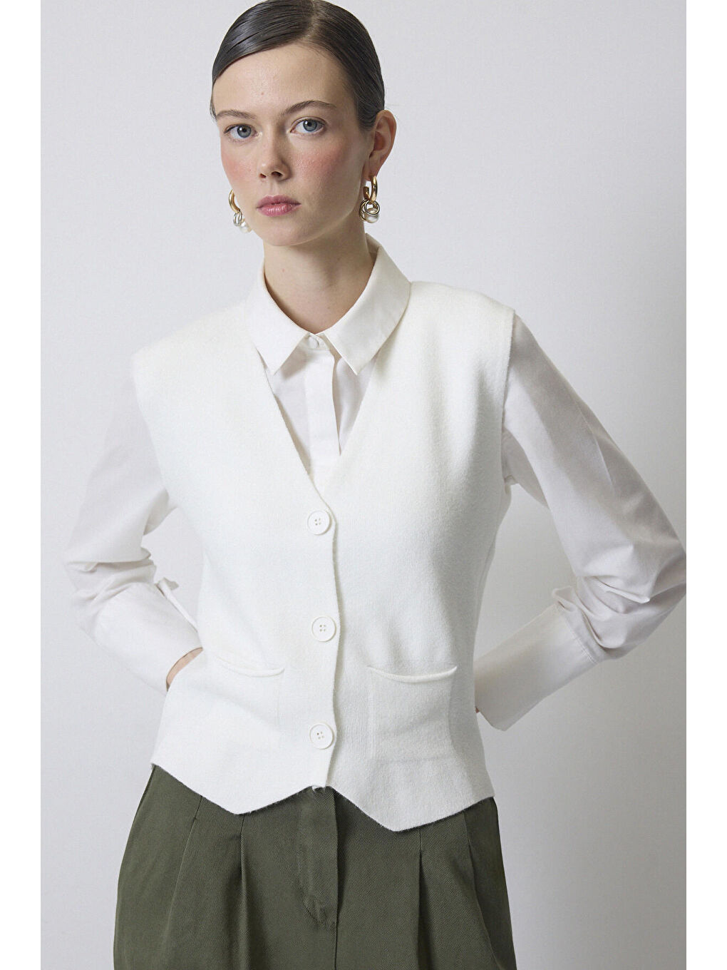 Beyaz Dikişsiz Triko Yelek-2