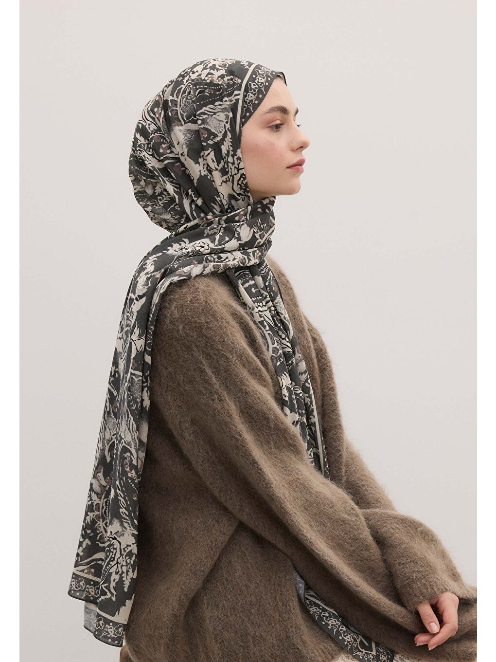 Gri Floral Paısley Desen Şal Duman