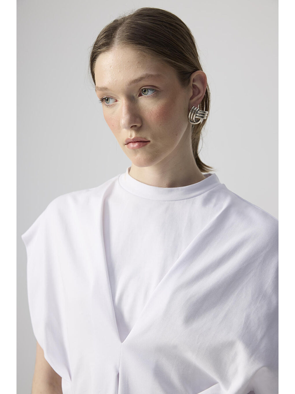 Beyaz Pens Detaylı Kısa Kollu T-Shirt-2