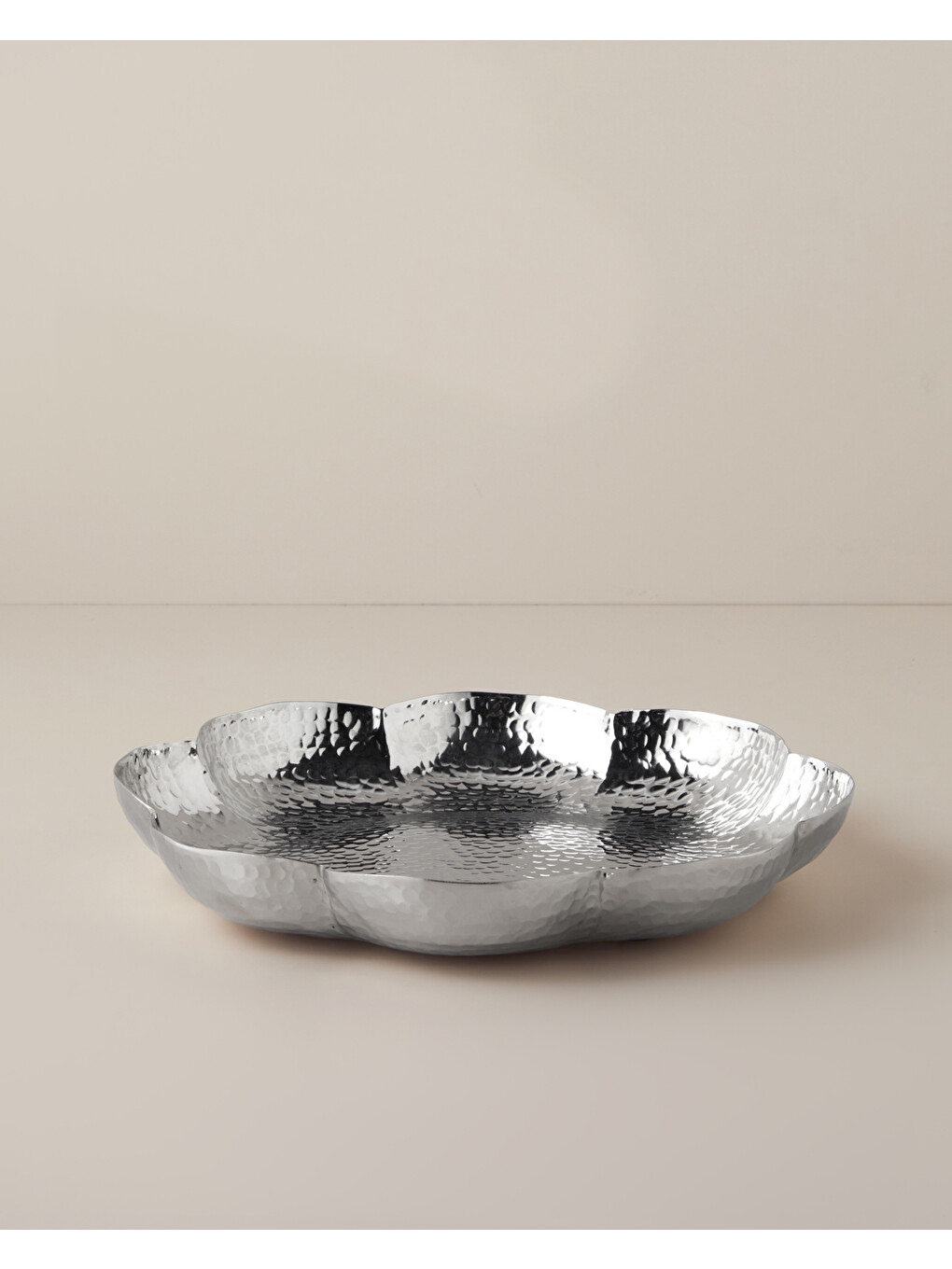 Gri Betina Metal Dekoratif Tepsi 30x5 Cm Gümüş