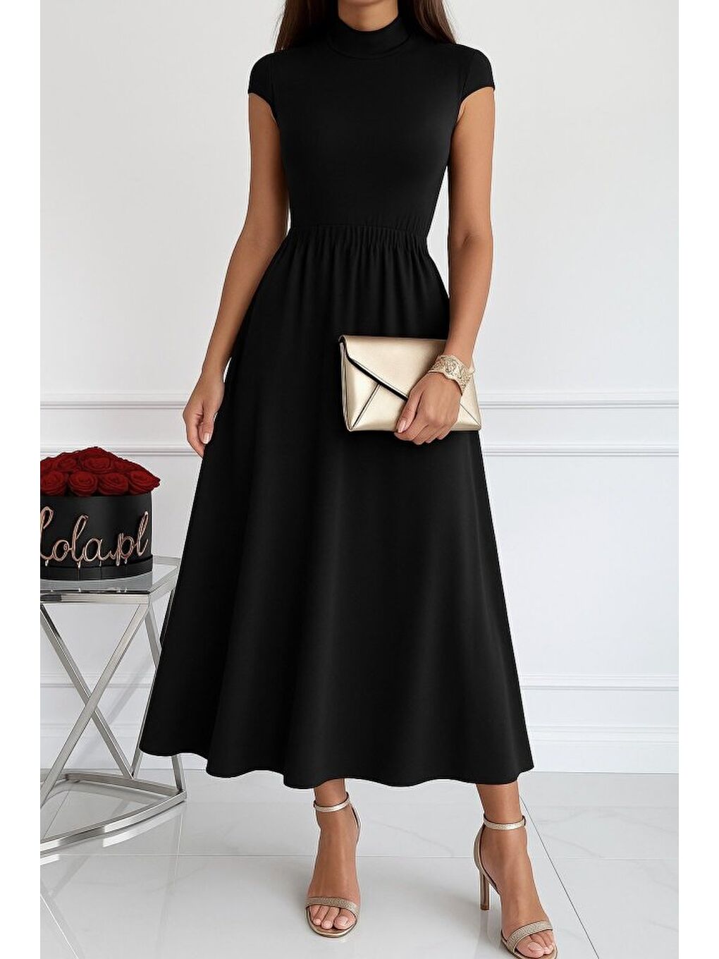 Siyah Kadın Kısa Kollu Yarı Balıkçı Yaka Viskon Elbise