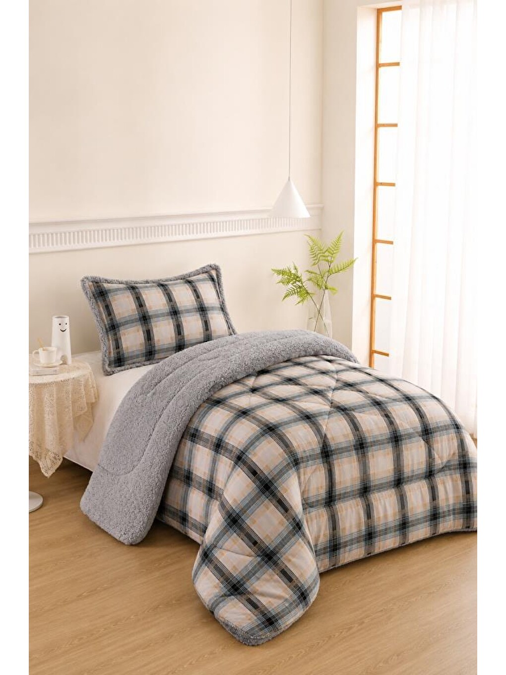 Karışık Karmen Desenli Pelüş Tek Kişilik Comforter Set