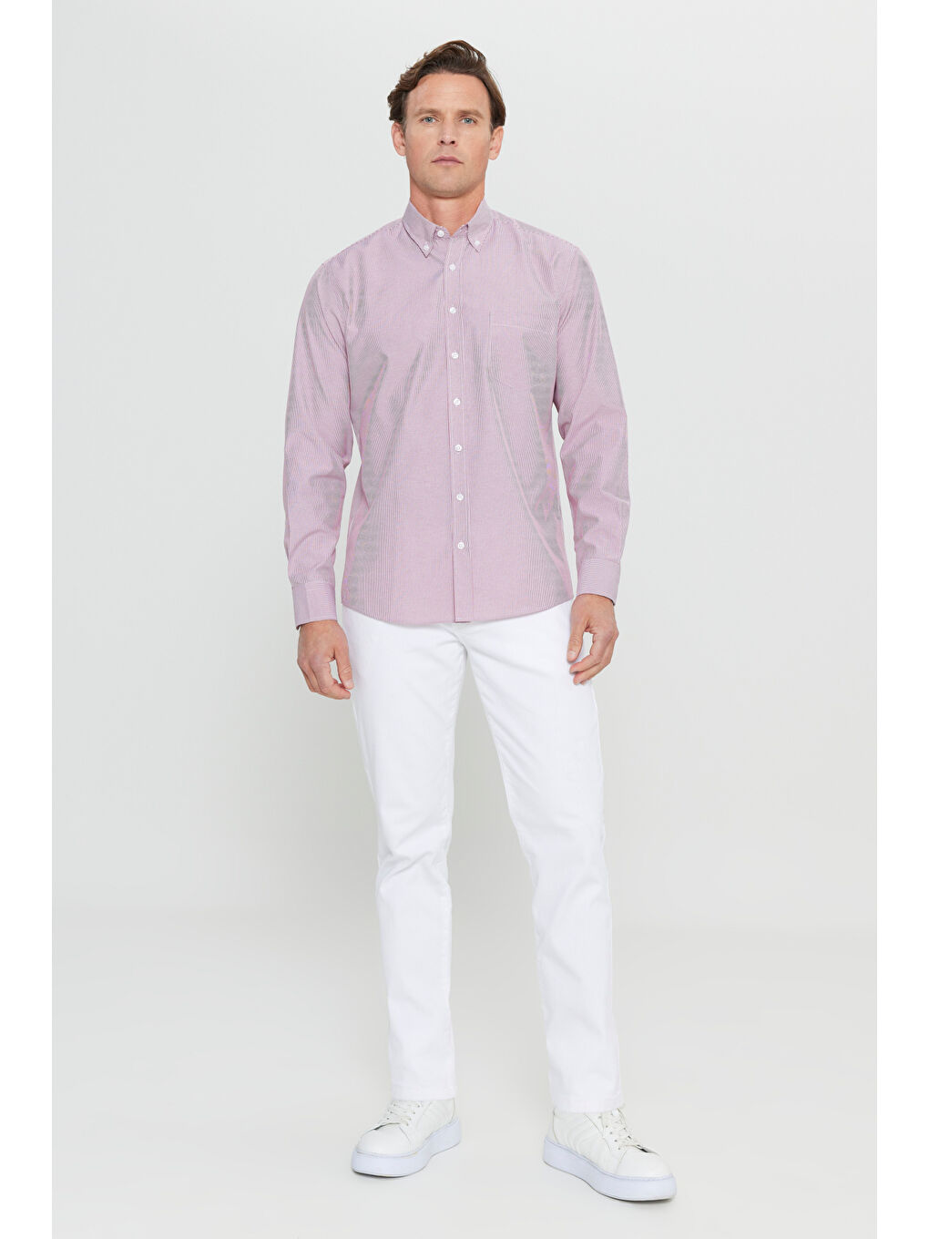 Erkek Beyaz-Bordo Pamuklu Regular Fit Normal Kesim Düğmeli Yaka Cepli Çizgili Gömlek-1