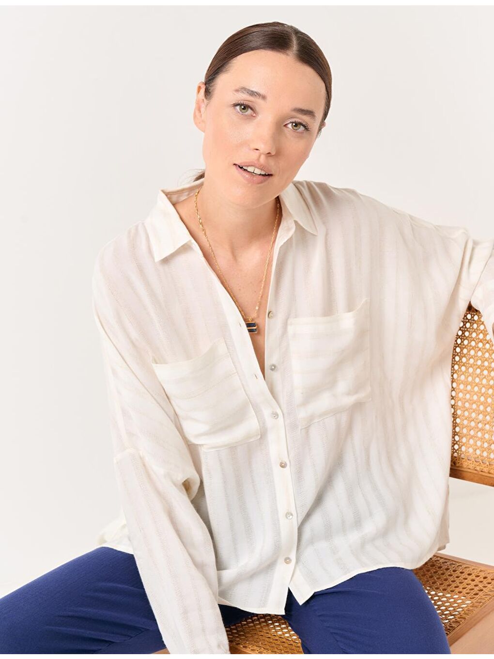 Ekru Oversize Uzun Kollu Çizgili Gömlek