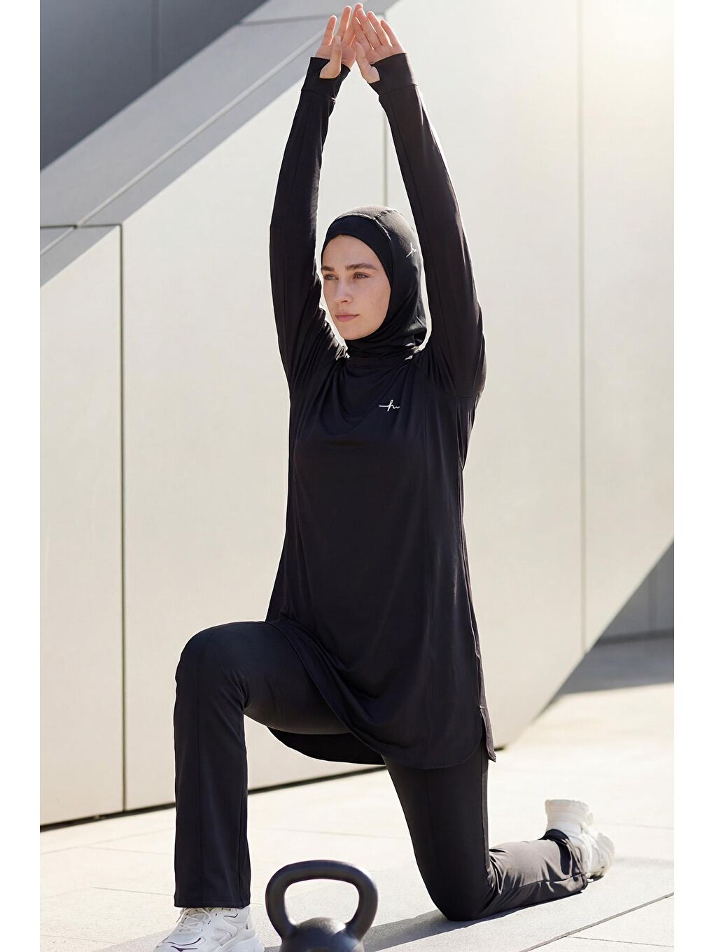 Active H-Per Fit Bisiklet Yaka Kolları Şerit Detaylı Siyah Tesettür Antrenman Üstü Act-35