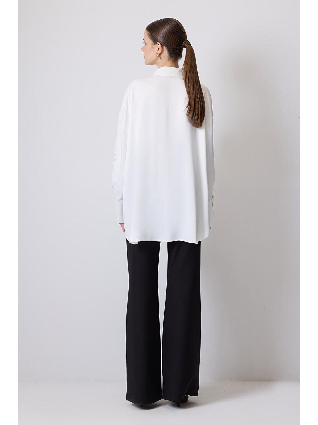 Beyaz Relax Fit Saten Gömlek-4