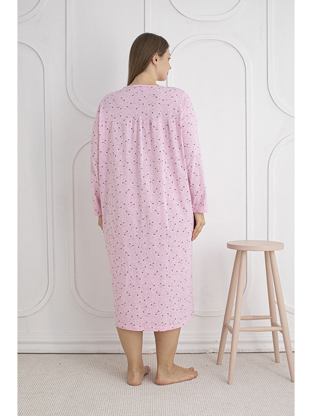 Pembe %100 Pamuklu Mevsimlik Kumaş Uzun Kol Büyük Beden Anne Geceliği 1525-5