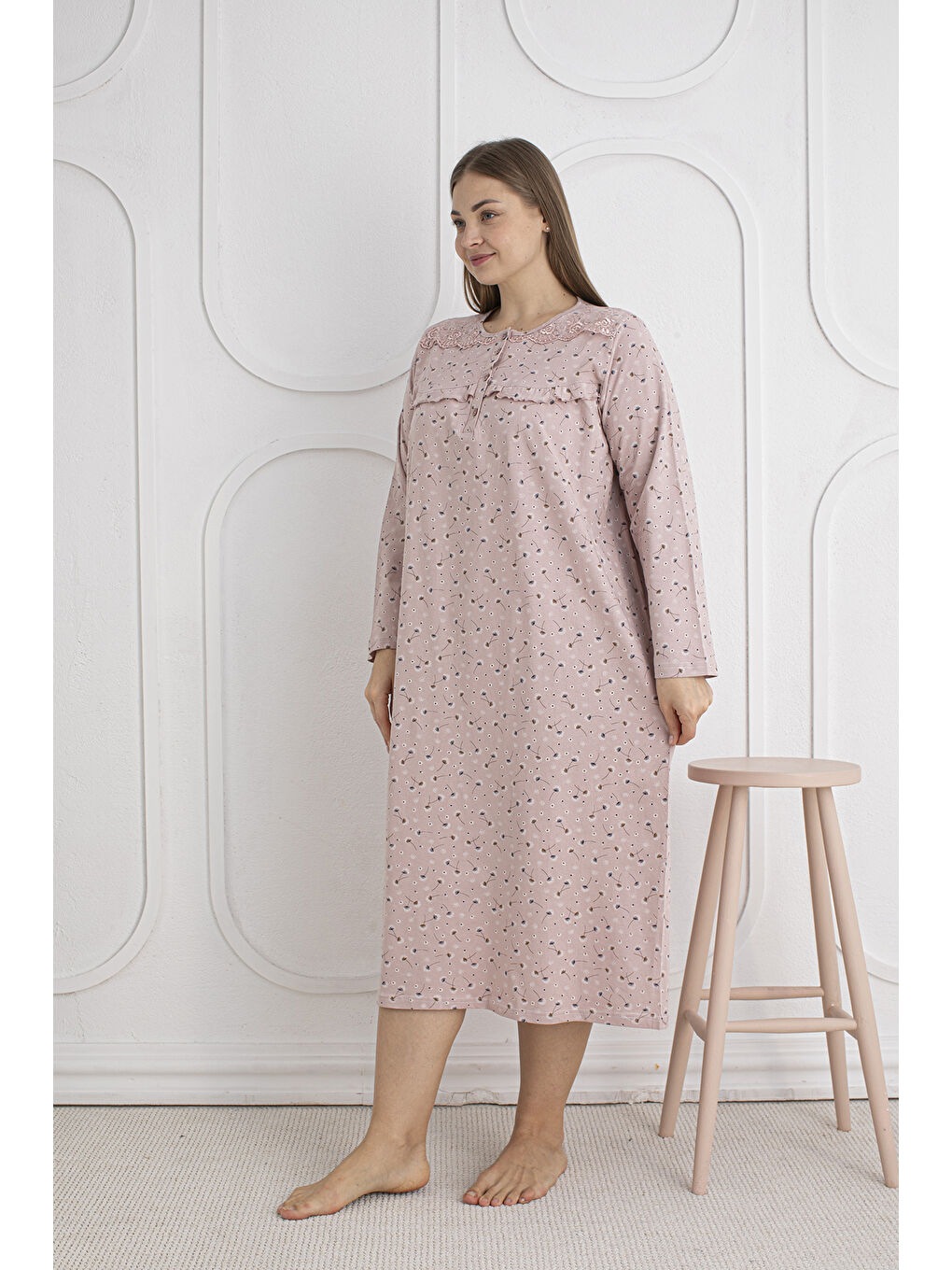 Pembe %100 Pamuklu Mevsimlik Kumaş Uzun Kol Büyük Beden Anne Geceliği 1525-1