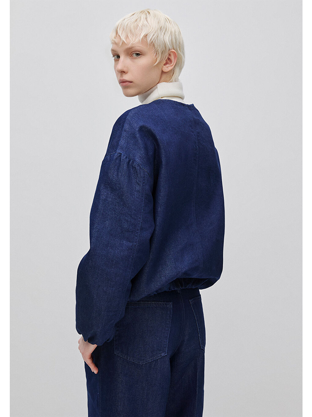 Kadın Lacivert Pamuk Karışımlı Büzgülü Oversize Denim Bomber Ceket-1