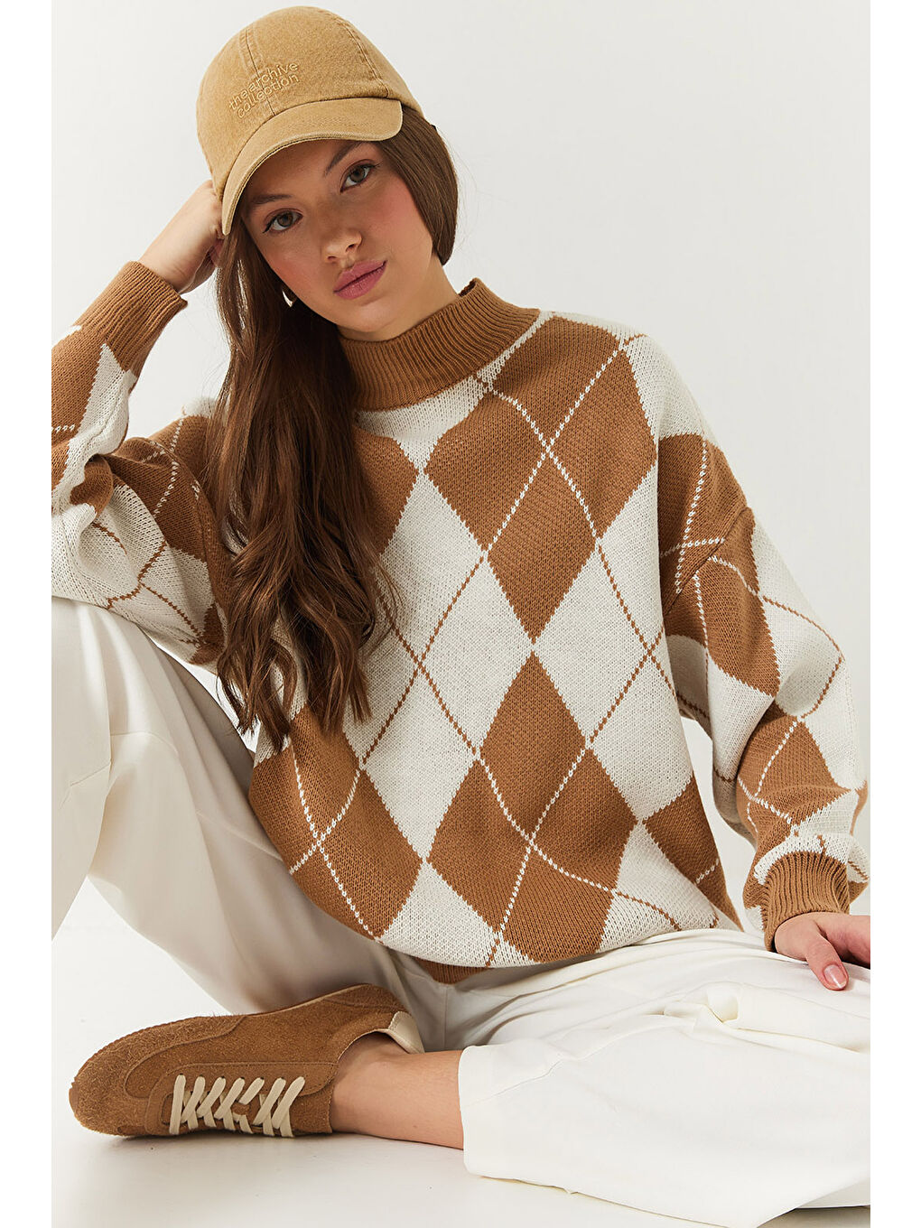 Bej Kadın Baklava Desenli Yarım Balıkçı Yaka Oversize Kalın Triko Kazak