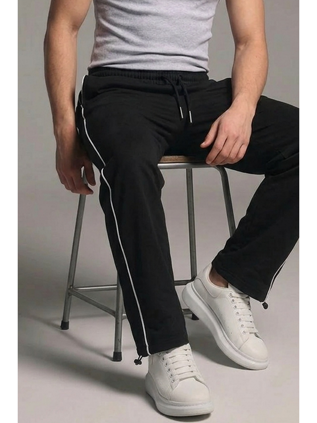Erkek Beli Lastikli Siyah Relaxed Eşofman Altı-5