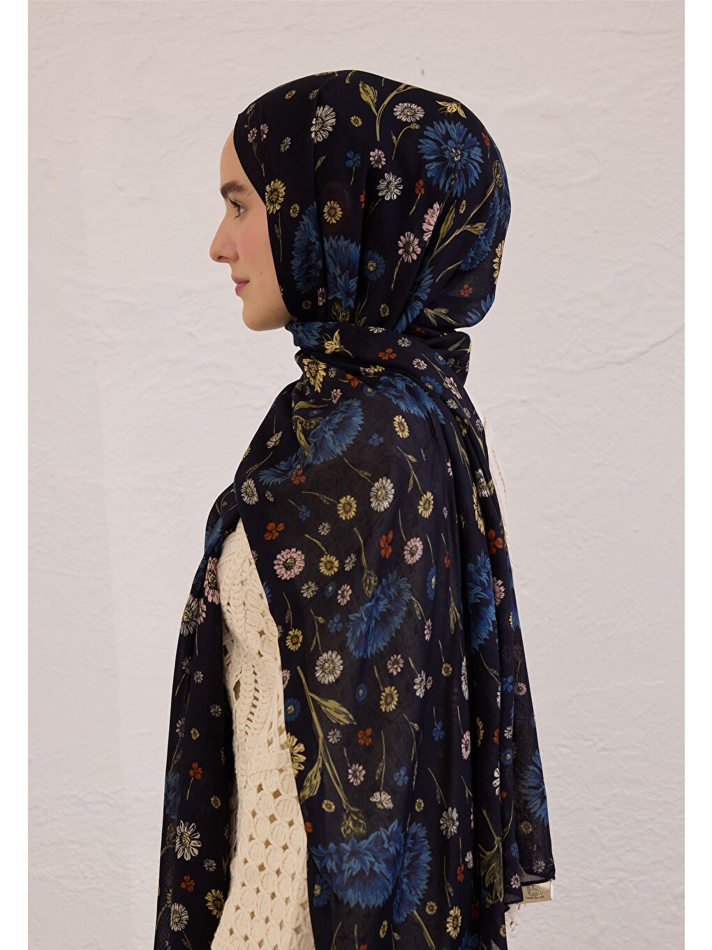 Bloomıng Dahlıa Desen Rami Şal Siyah-1