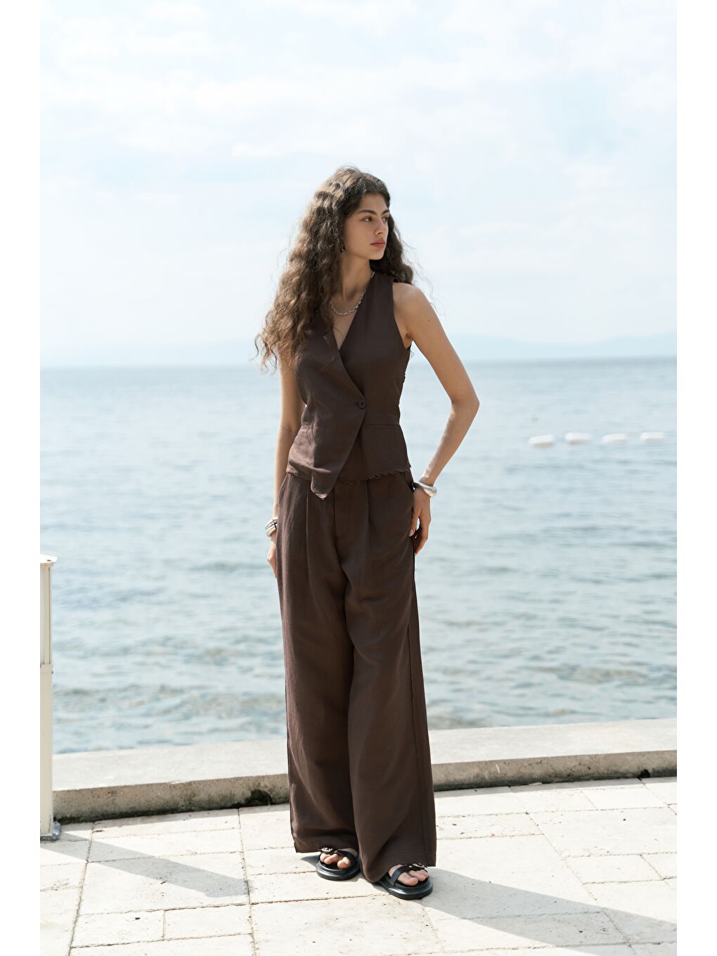 Kahverengi Nagmetah Sırt Pencereli Kahve Yelek Pantolon Takım-1