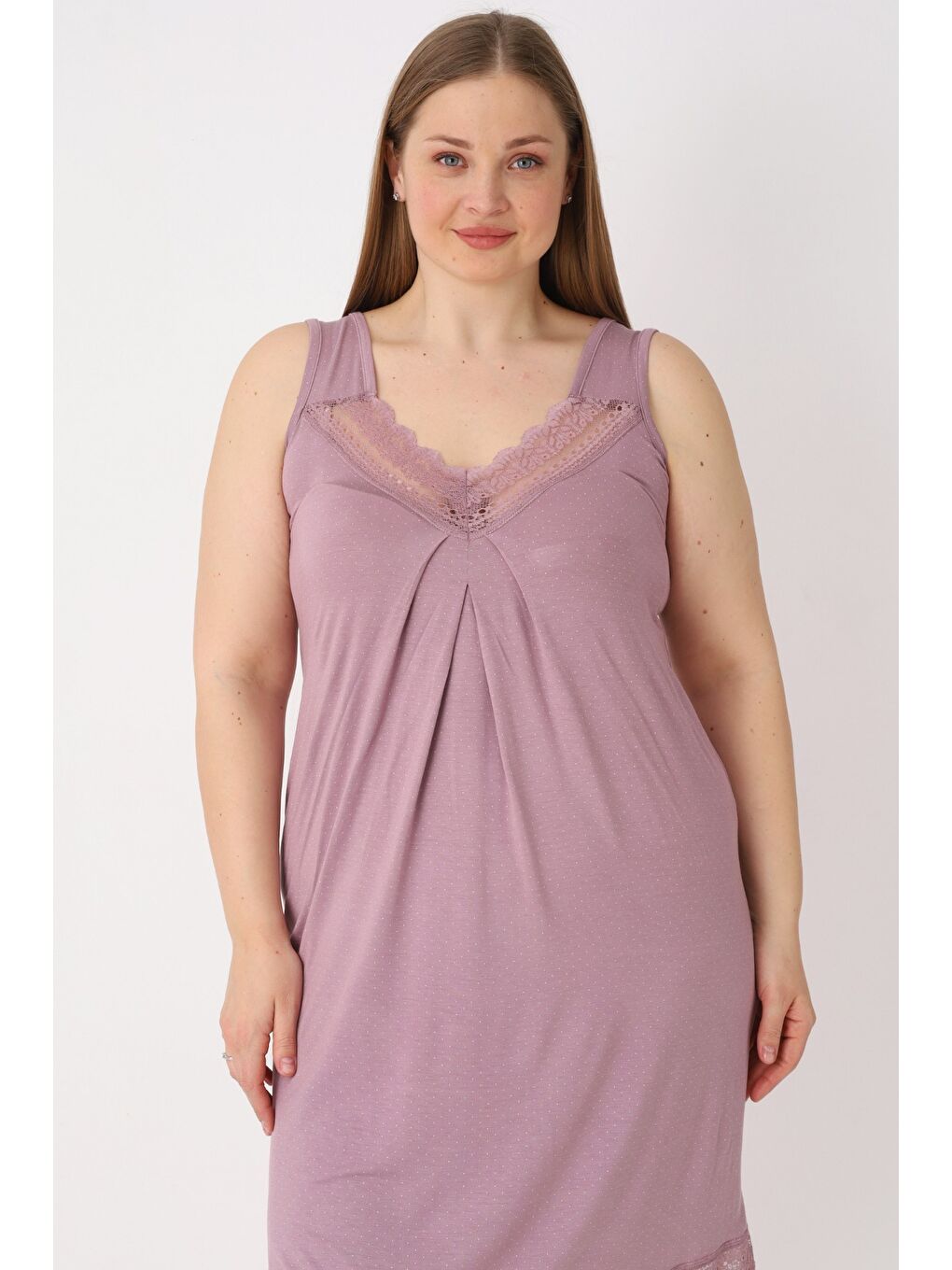 Pembe Puantiyeli Elastanlı Dantelli Askılı V Yaka Büyük Beden Gecelik-2