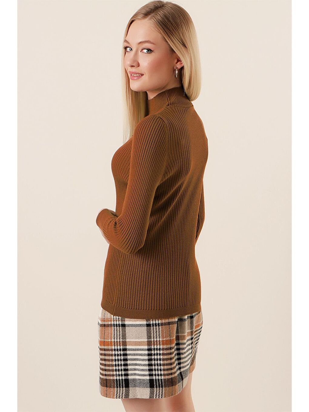 Kahverengi Yarım Balıkçı Yaka Fitilli Basic Body Triko Kazak-4