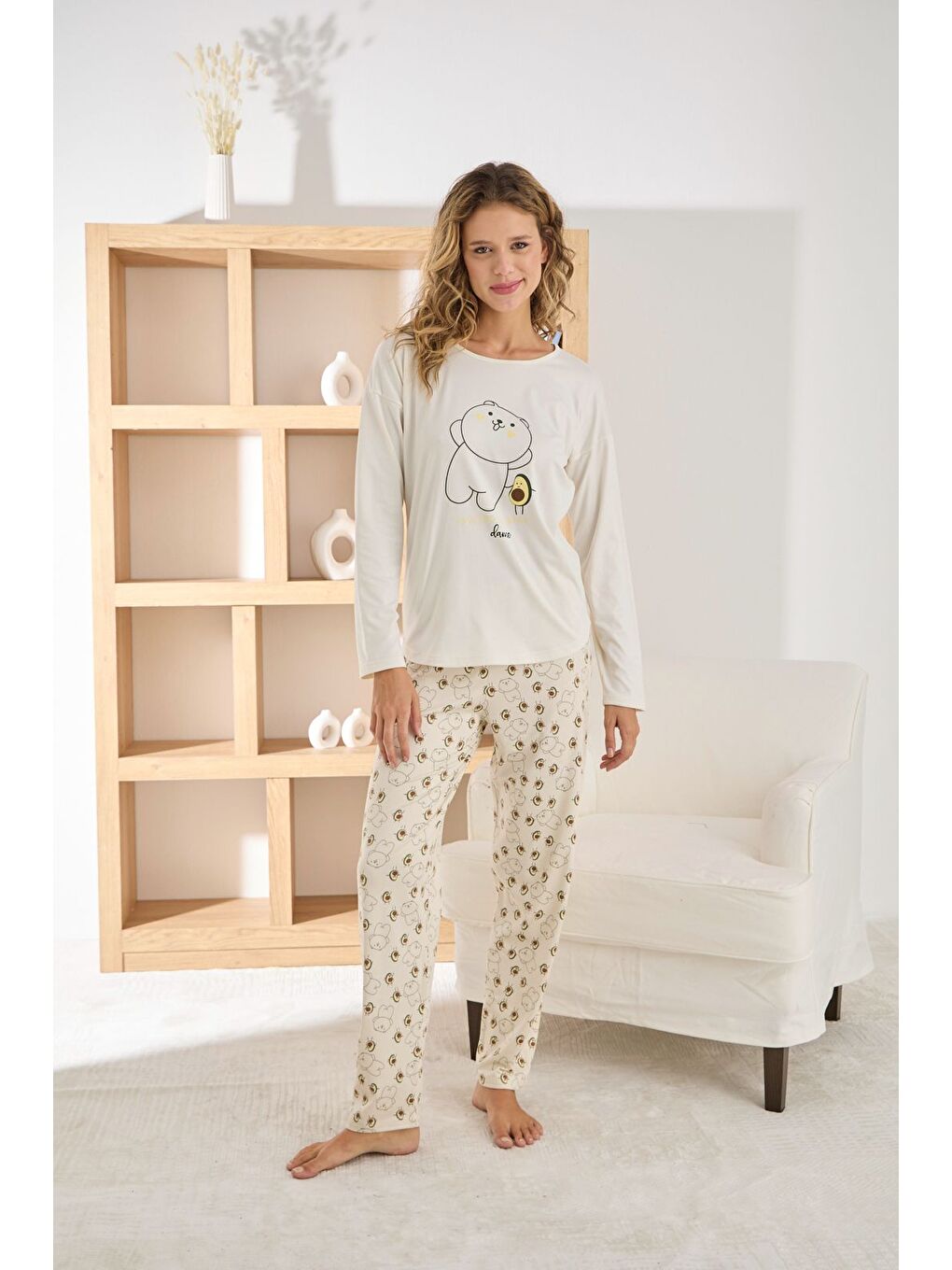 Bej Kadın Uzun Kollu Yumuşak Sofya Kumaş Yüksek Kalite Esnek Rahat Pijama Takımı