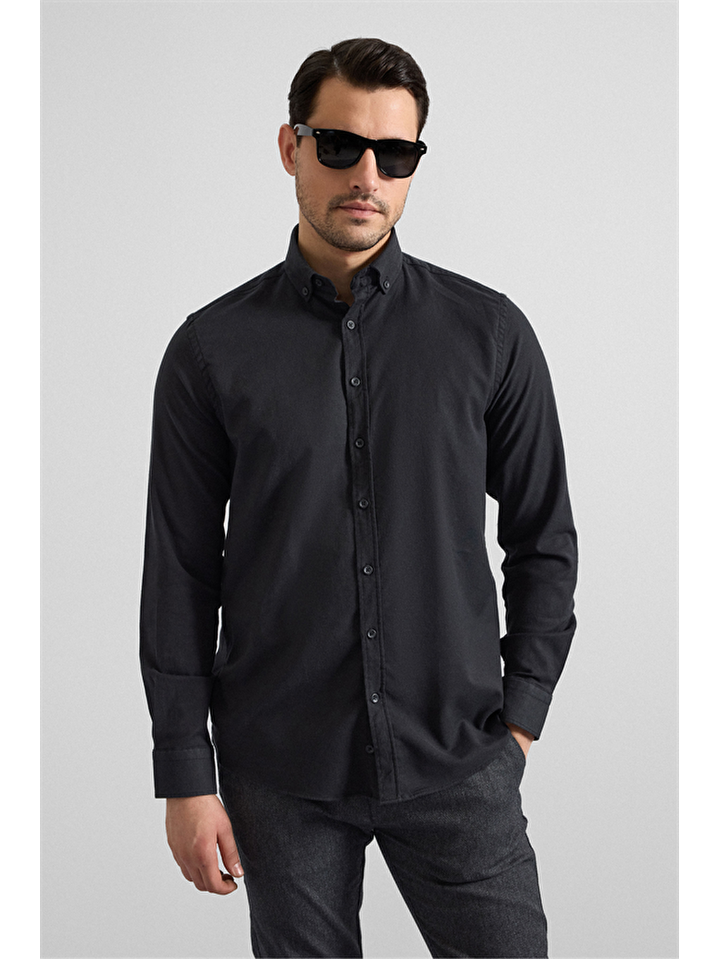 Siyah Regular Düğmeli Yaka Düz Cepsiz Casual Gömlek-2