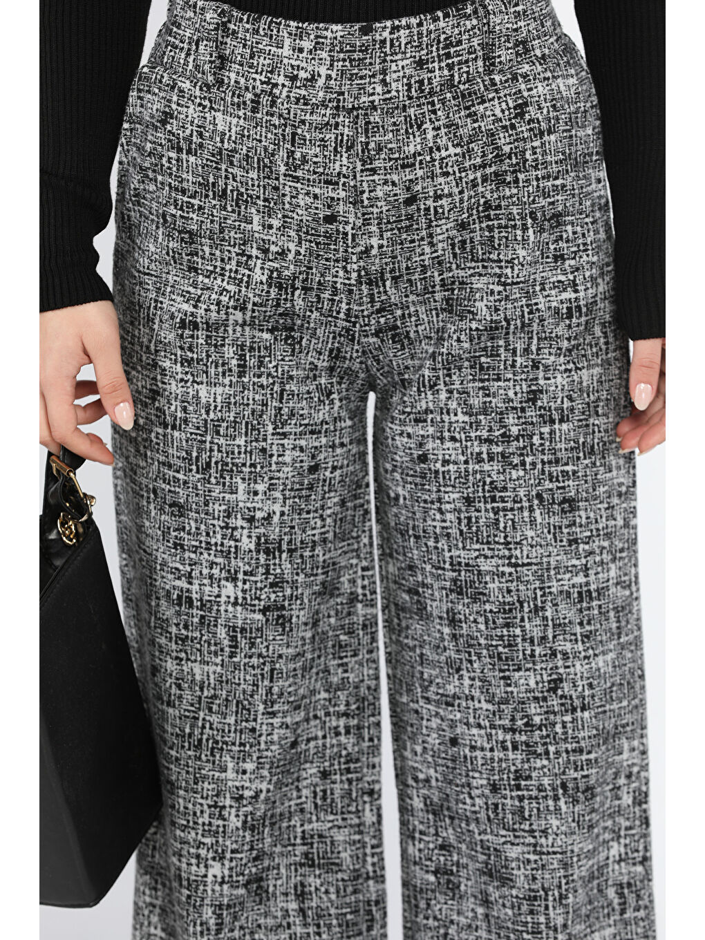 Siyah Kadın Yüksek Bel Kendinden Desenli Bel Lastikli Kışlık Bol Paça Palazzo Pantolon-3