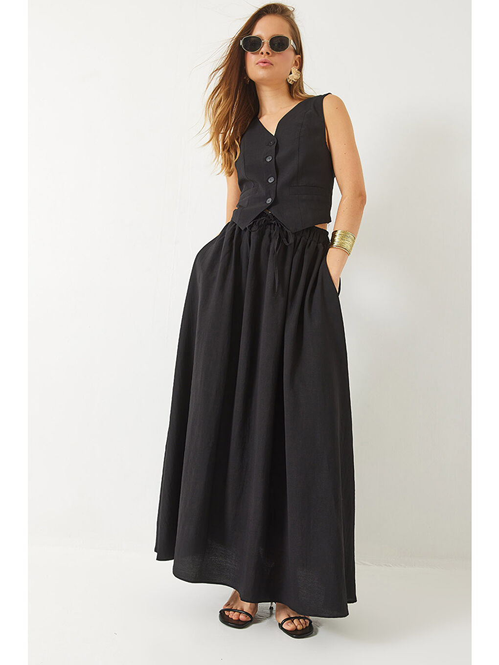 Siyah Kadın Olivia Yelekli Astarlı Cep Detaylı Kloş Etekli Takım