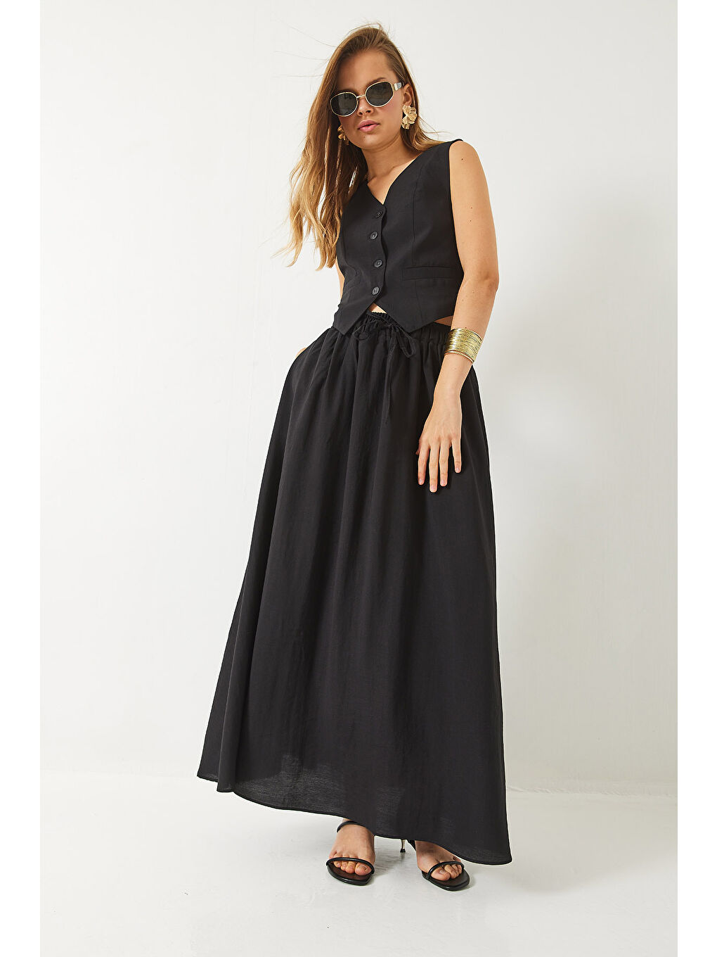 Siyah Kadın Olivia Yelekli Astarlı Cep Detaylı Kloş Etekli Takım-4