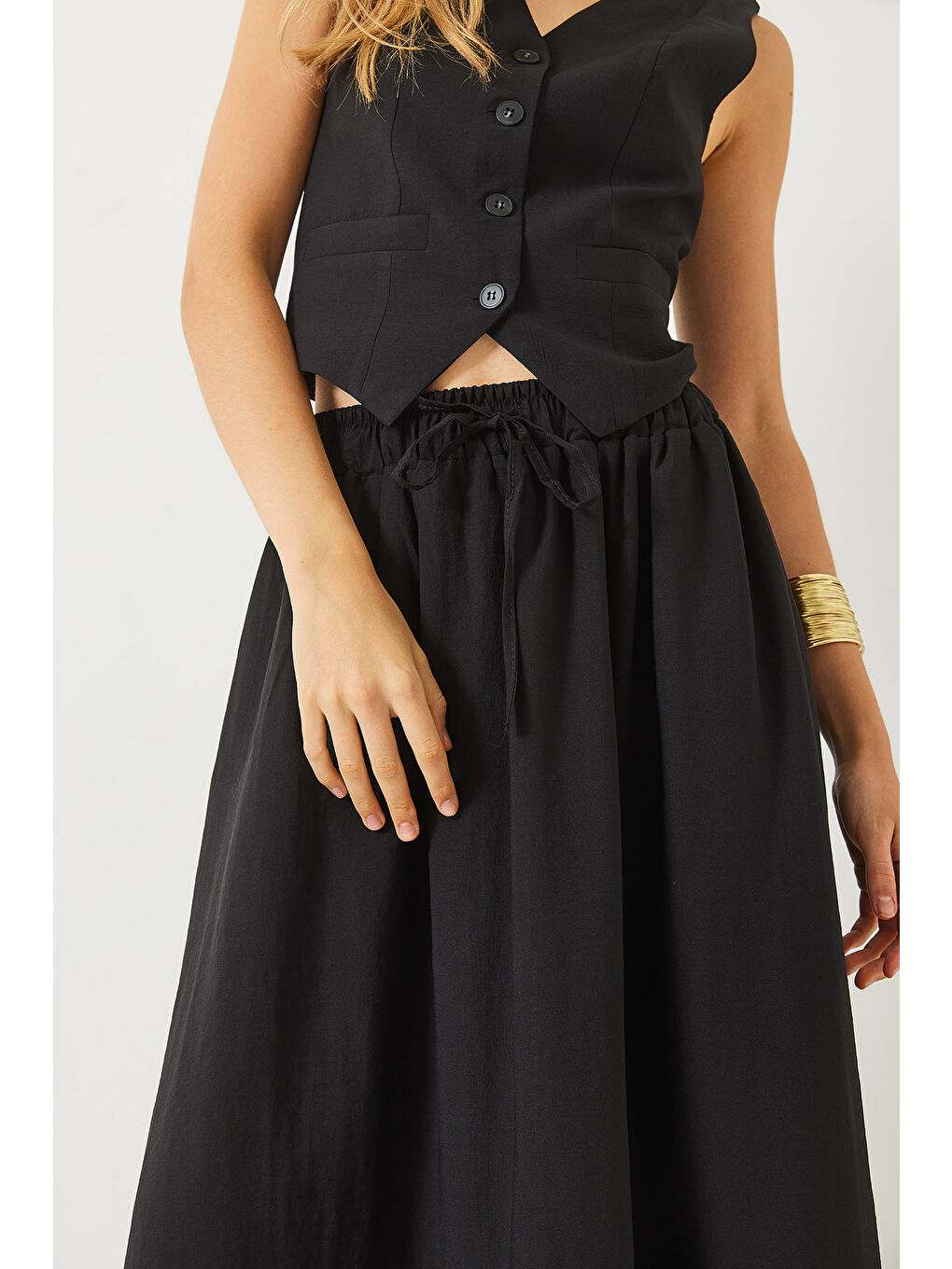 Siyah Kadın Olivia Yelekli Astarlı Cep Detaylı Kloş Etekli Takım-6