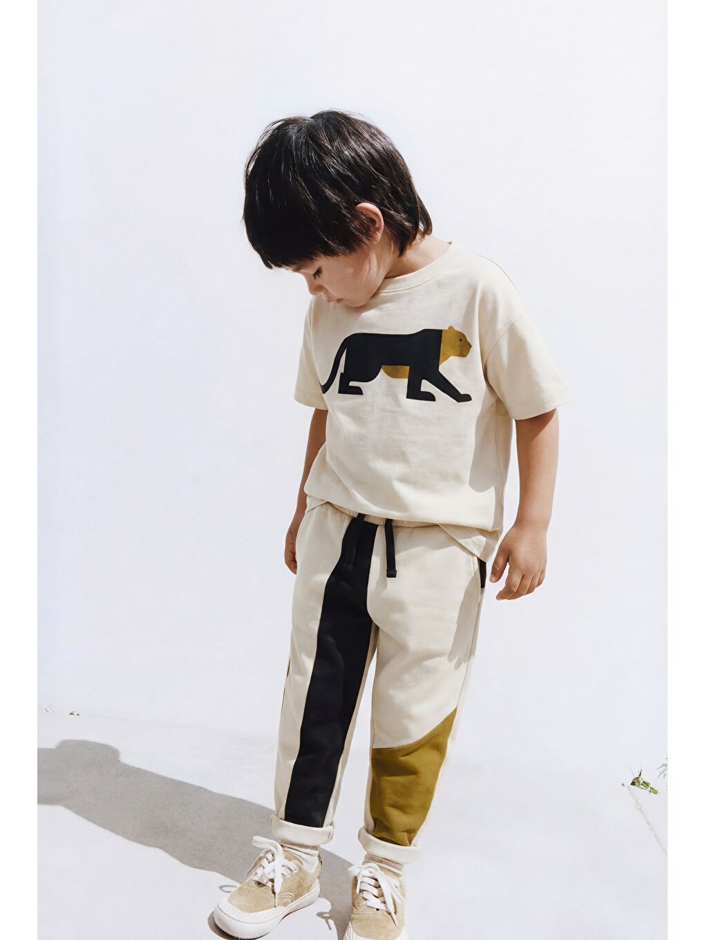 Karışık Erkek Çocuk Pamuklu Ekru Panter Baskılı Tişört Eşofman Takımı