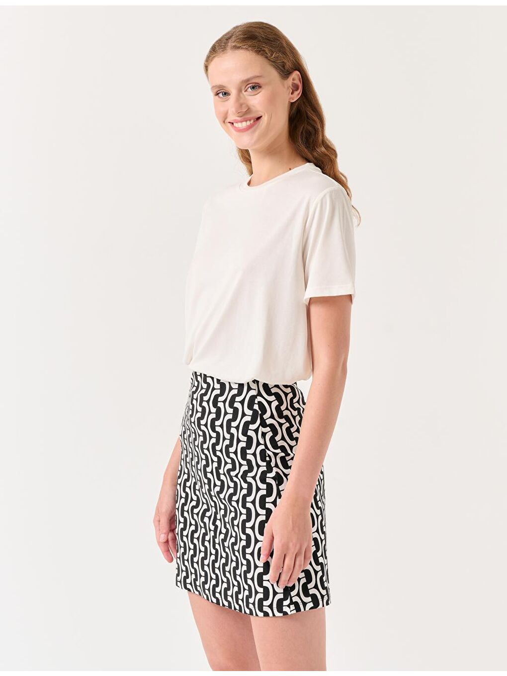 Siyah Yüksek Bel Desenli Mini Etek-2