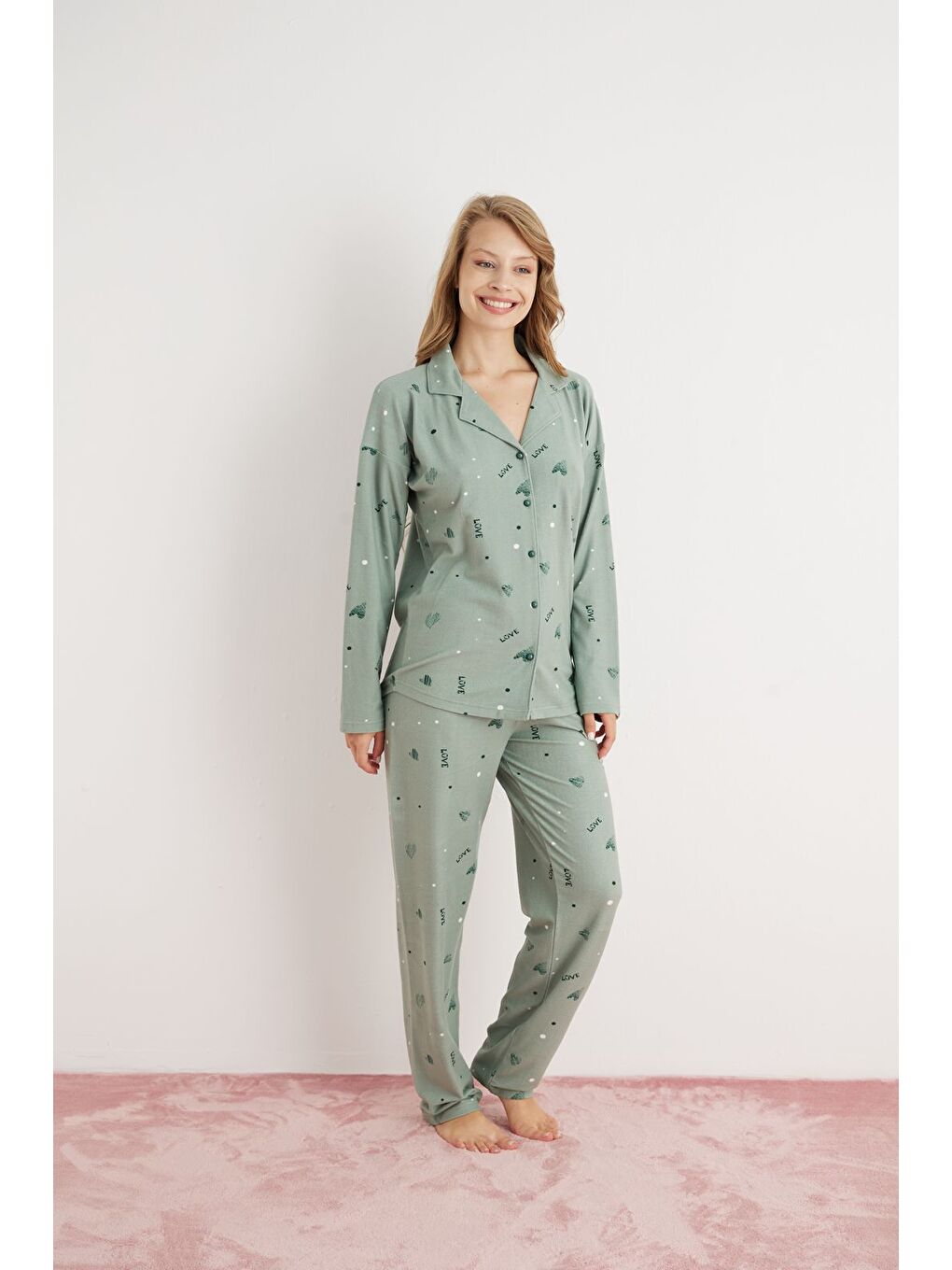 Yeşil Kadın Süet Gömlek Yaka Düğmeli Desenli Yumuşak Uzun Kollu Kışlık Pijama Takımı