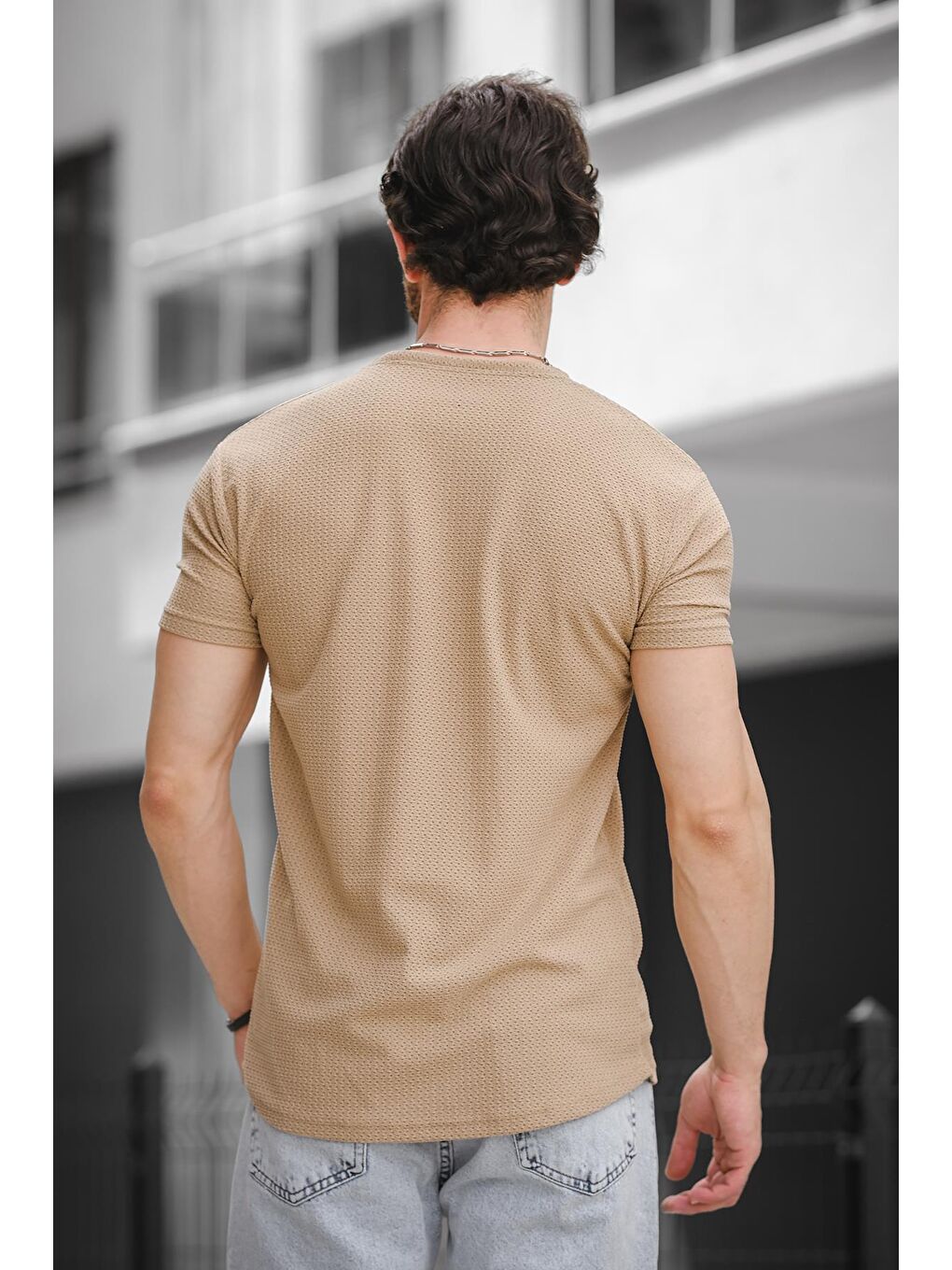 Kahverengi Bisiklet Yaka Kısa Kollu Örgü Desenli Erkek Tişört-3