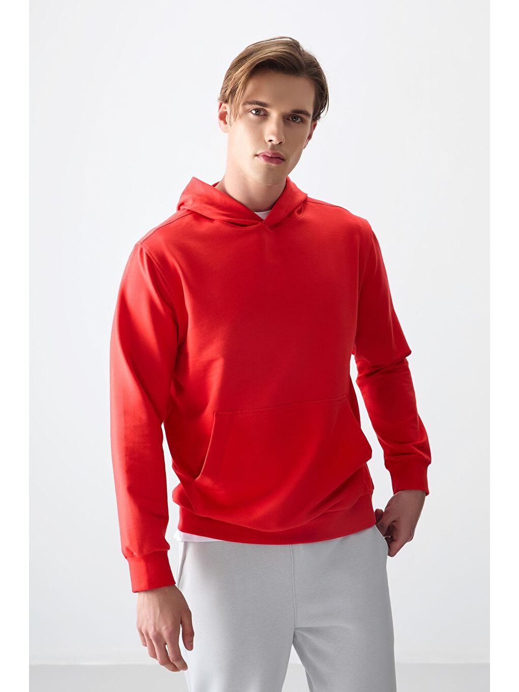 AIR JONES Kırmızı Pamuk Dokulu Kapüşonlu Standart Fit Basic Erkek Sweatshirt