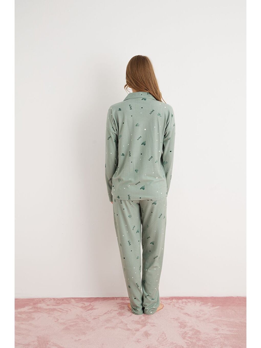 Yeşil Kadın Süet Gömlek Yaka Düğmeli Desenli Yumuşak Uzun Kollu Kışlık Pijama Takımı-1