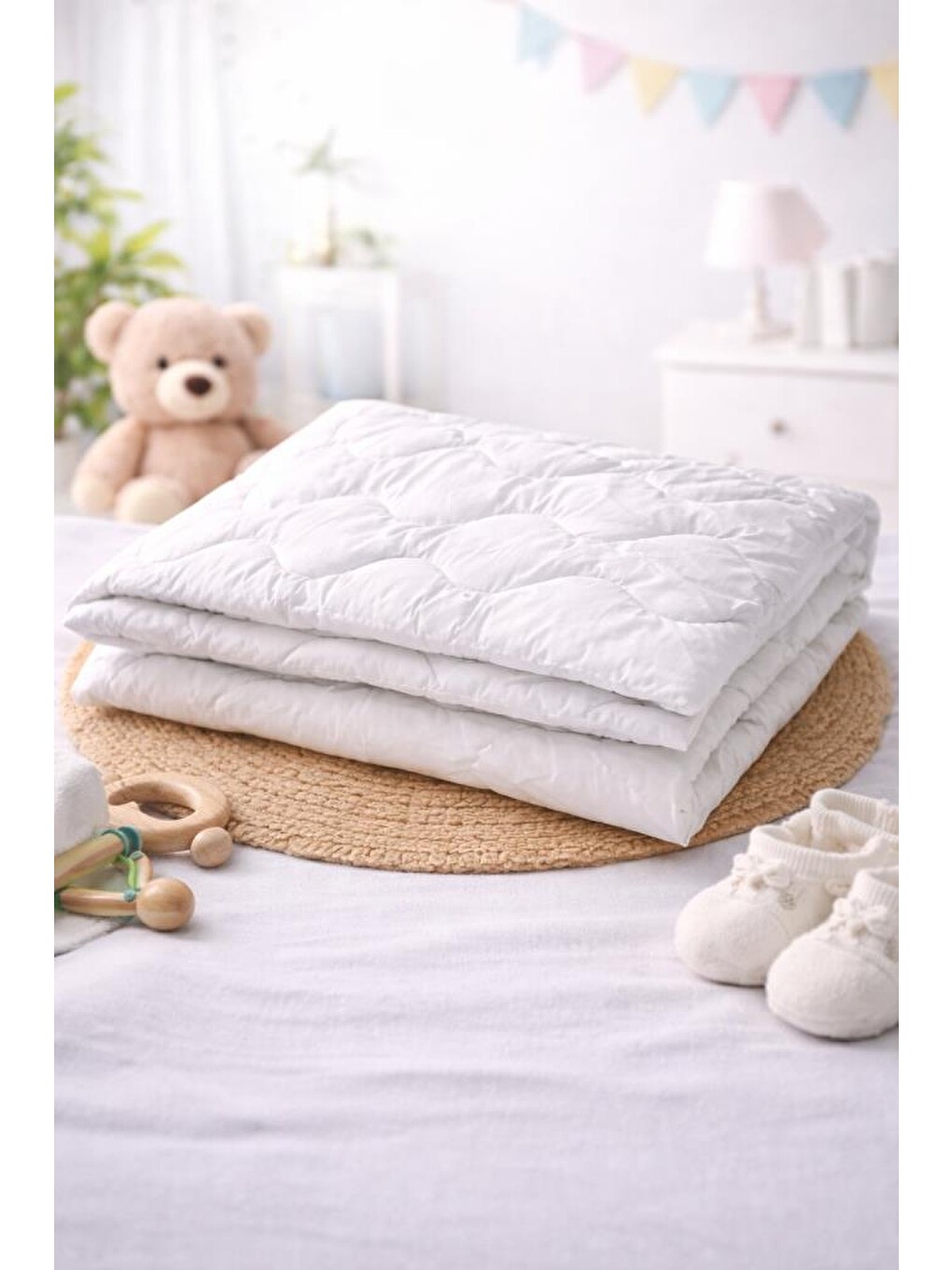 Beyaz Kristal Silikon Bebe Yorganı 100x150 Cm