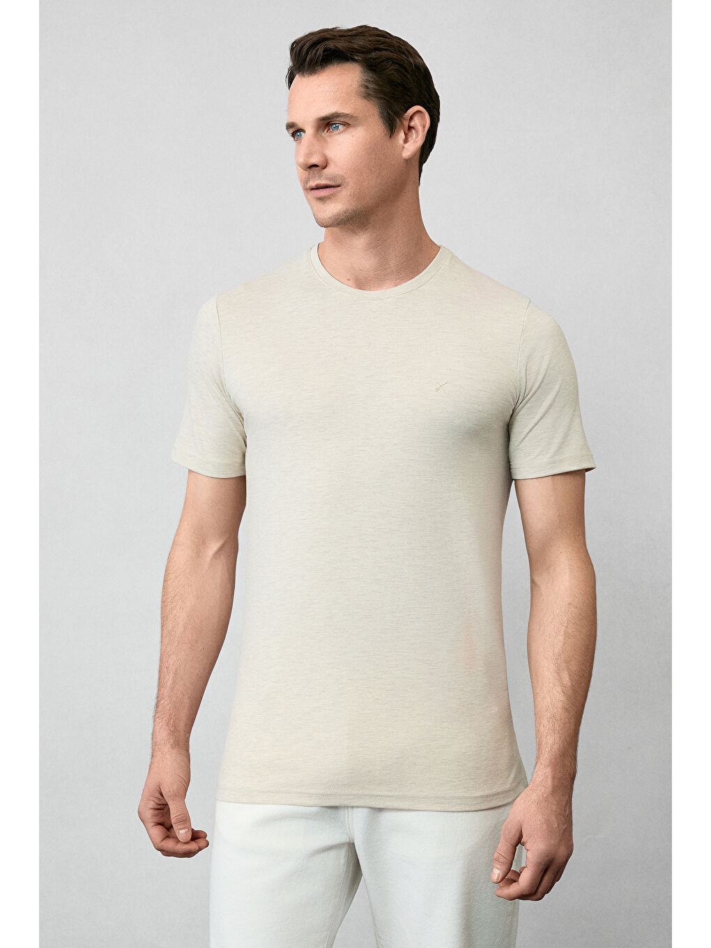 Bej Bisiklet Yaka Slim Fit Dar Kesim Süprem Pamuklu Basic Tişört-4