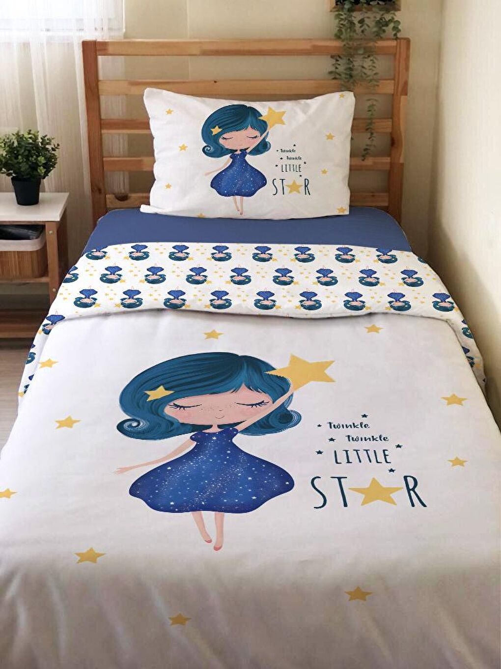 Karışık Çift Taraflı Kız Desenli Çarşafsız Takım Tek Kişilik Nevresim Takımı 160x220 Cm