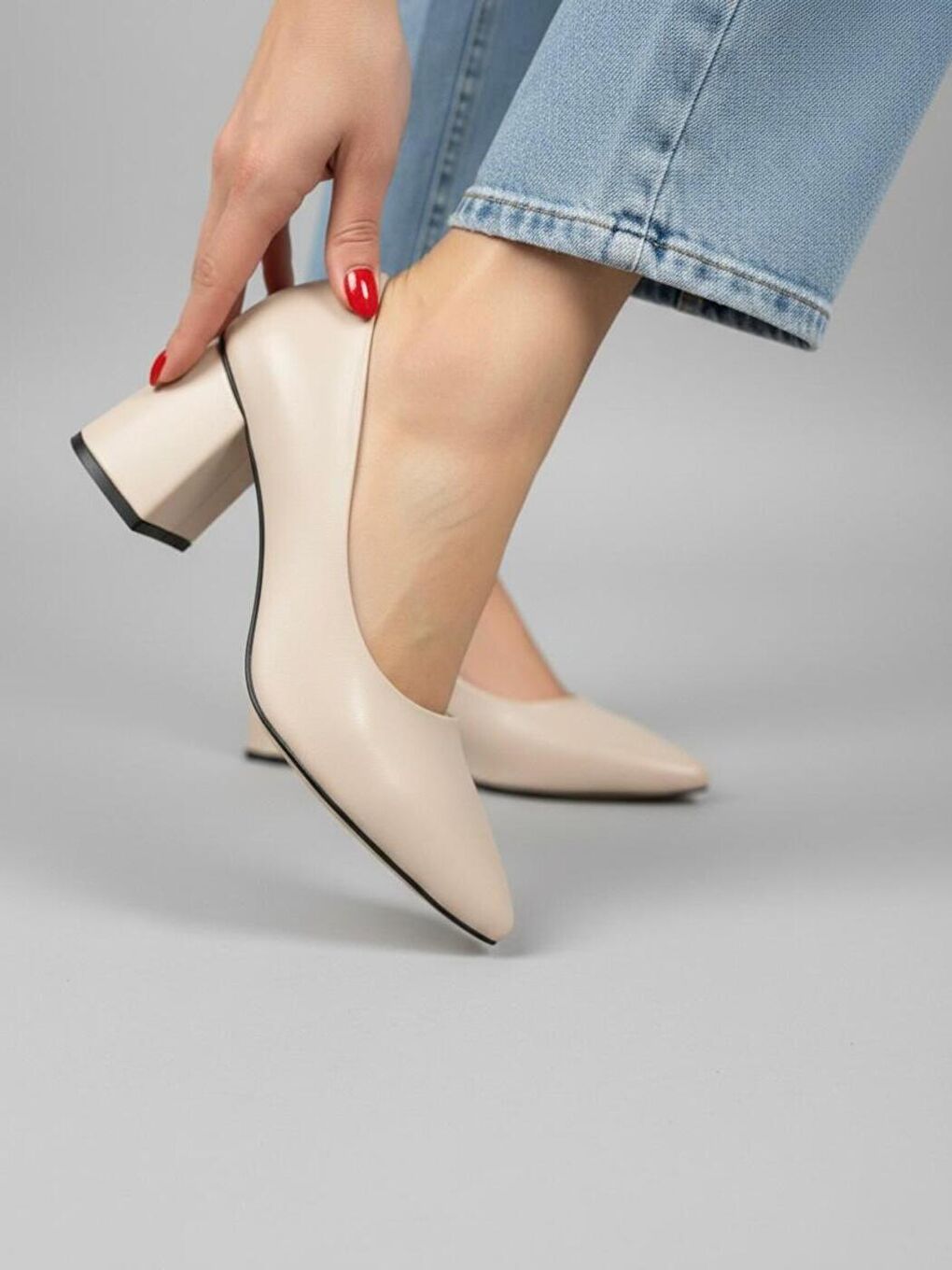 Kadın Siena Bej Cilt Sivri Burun Blok Topuklu Klasik Ayakkabı