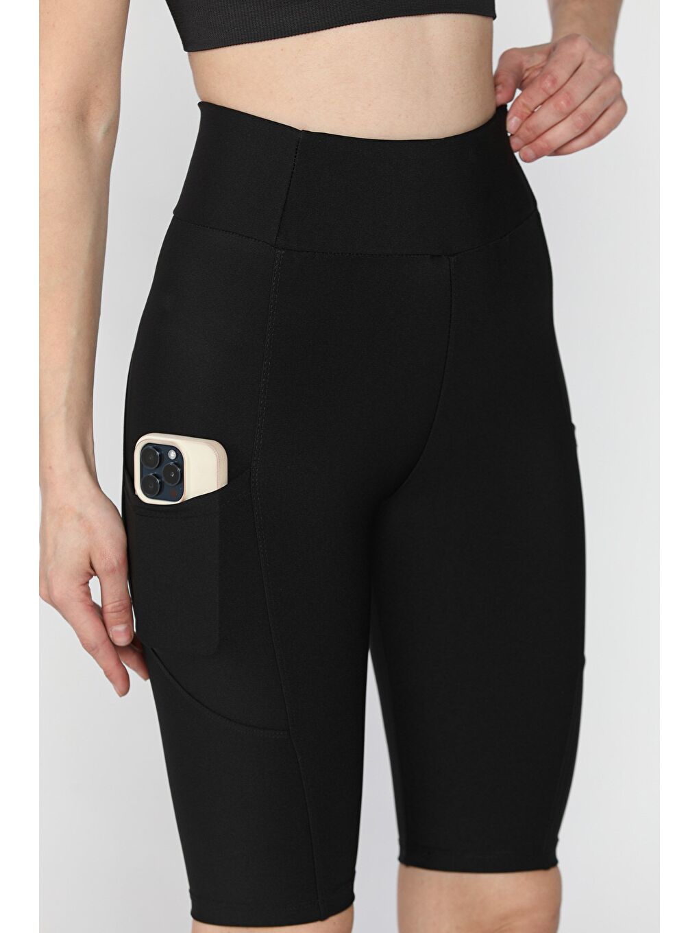 Siyah Kadın Yüksek Bel Cepli Dikiş Detaylı Kısa Tayt-3