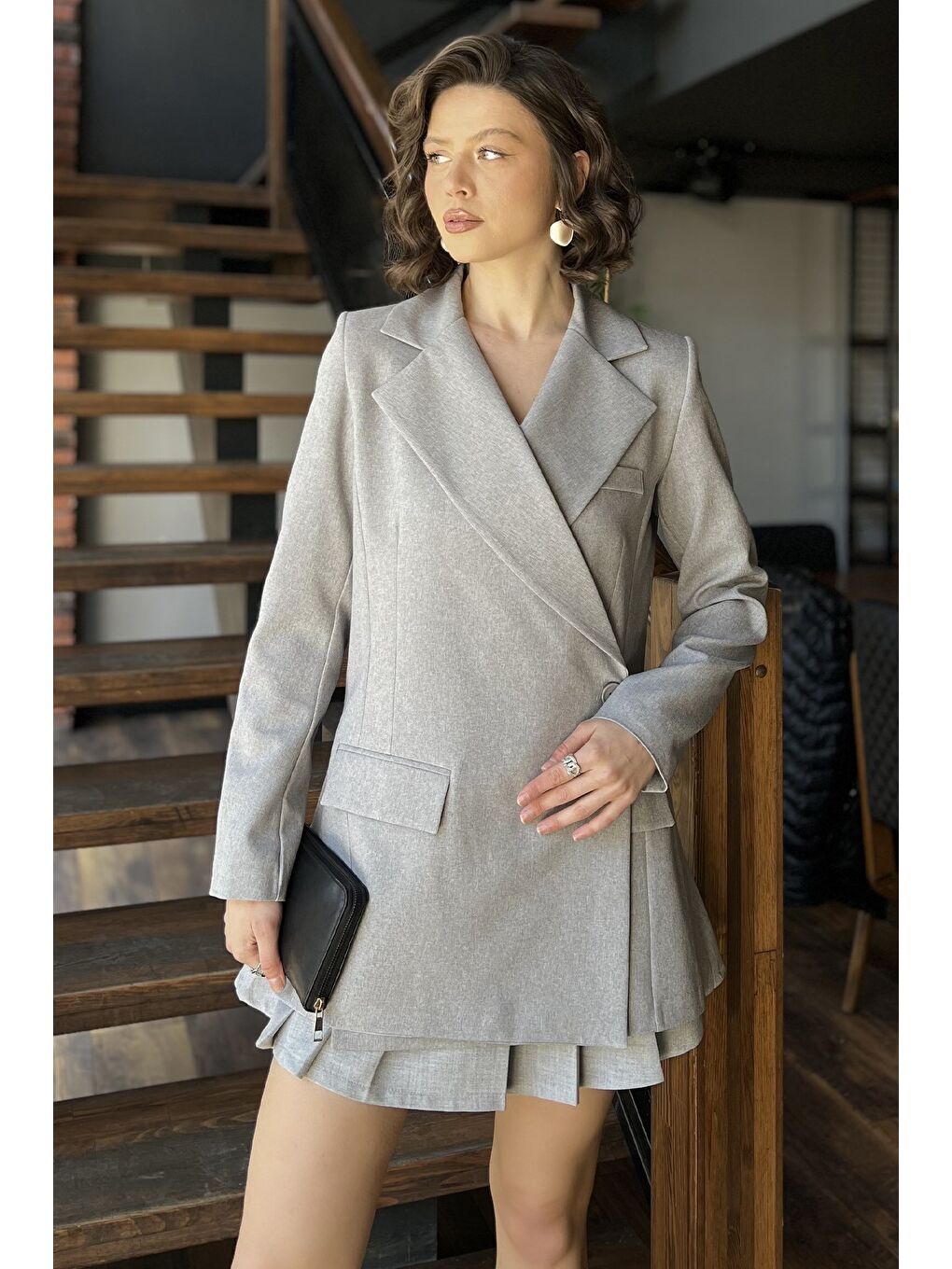 Gri Yan Yırtmaçlı Astarlı Kadın Blazer Ceket