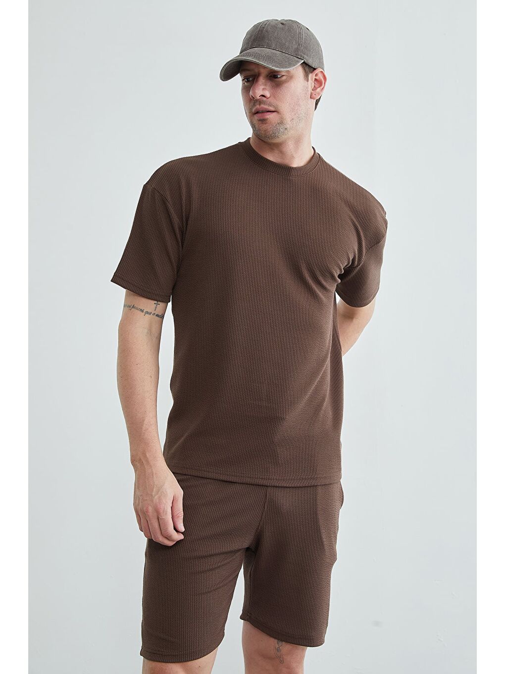 Kahverengi Fitilli Bisiklet Yaka Tişört-3