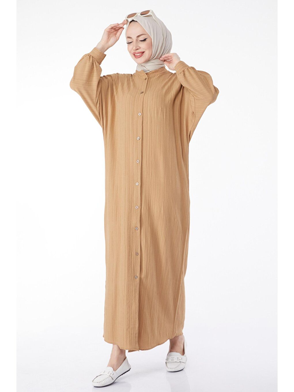 Bej Hakim Yaka Kadın Vizon Düğmeli Yarsa Kol Kap - 24745