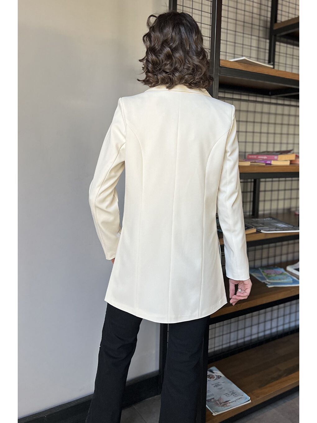 Ekru Yan Yırtmaçlı Astarlı Kadın Blazer Ceket-2