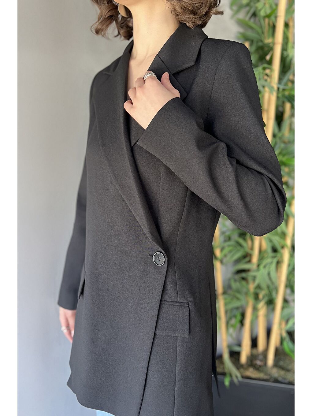 Siyah Yan Yırtmaçlı Astarlı Kadın Blazer Ceket-3