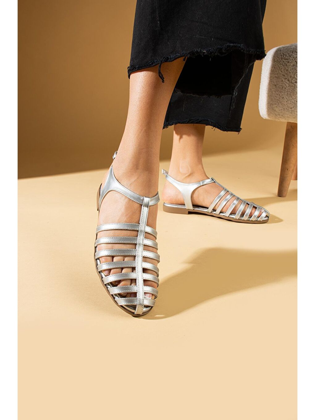 Gri Rahat Taban Tokalı Gladyo Kadın Sandalet 64-240-24-2