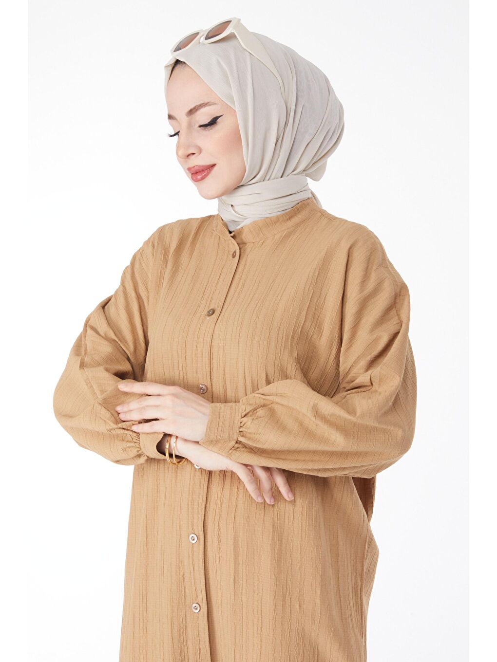 Bej Hakim Yaka Kadın Vizon Düğmeli Yarsa Kol Kap - 24745-2