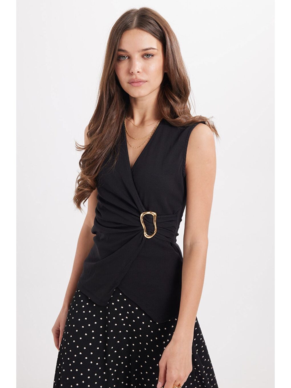 Kadın Slim Fit Dar Kesim Sıfır Kol Kruvaze Yaka Tokalı Pamuklu Elastanlı Siyah Bluz-3