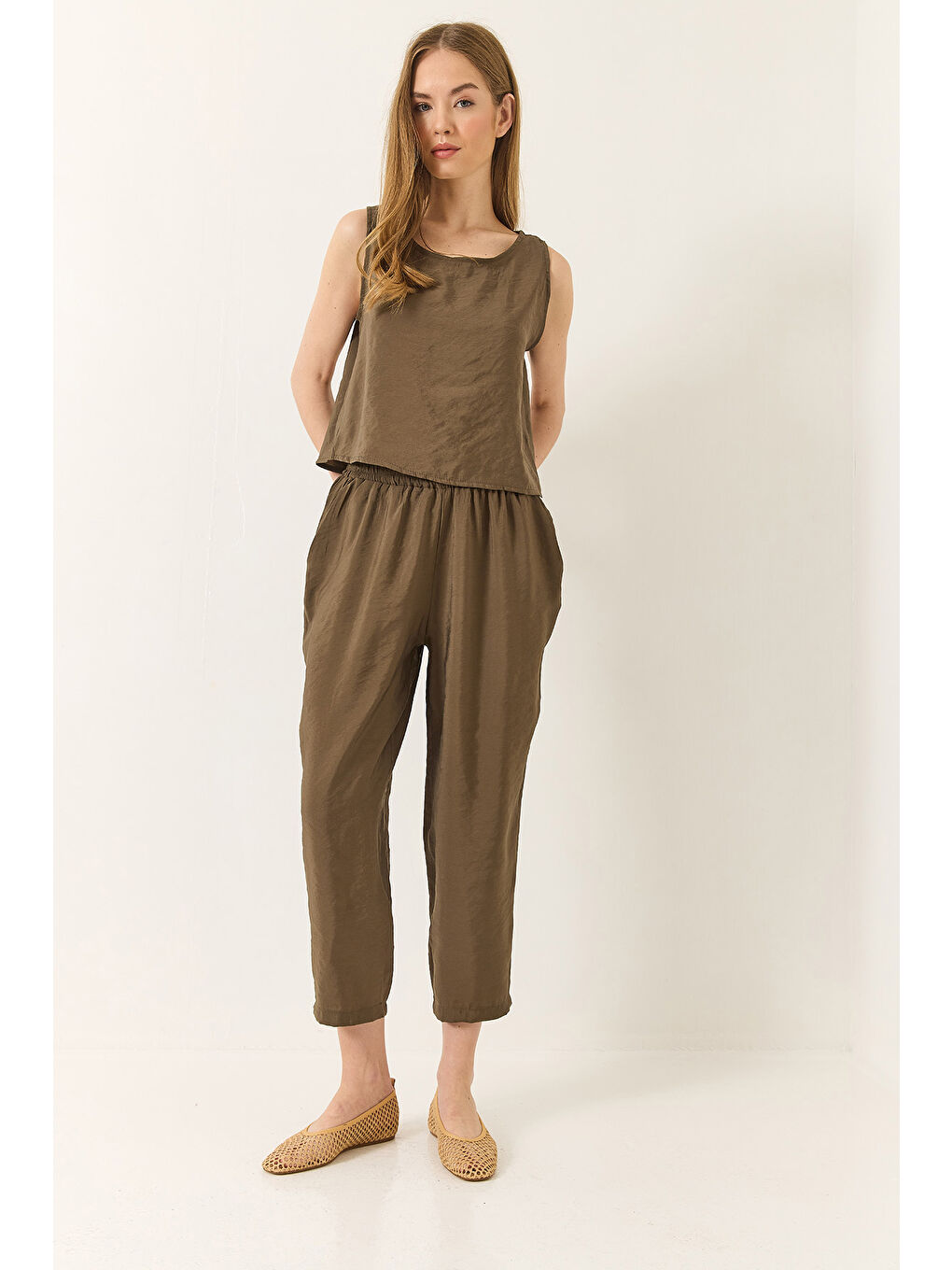 Bej Kadın Kalın Askılı Bluz Beli Lastikli Pantolon Modal Takım-4