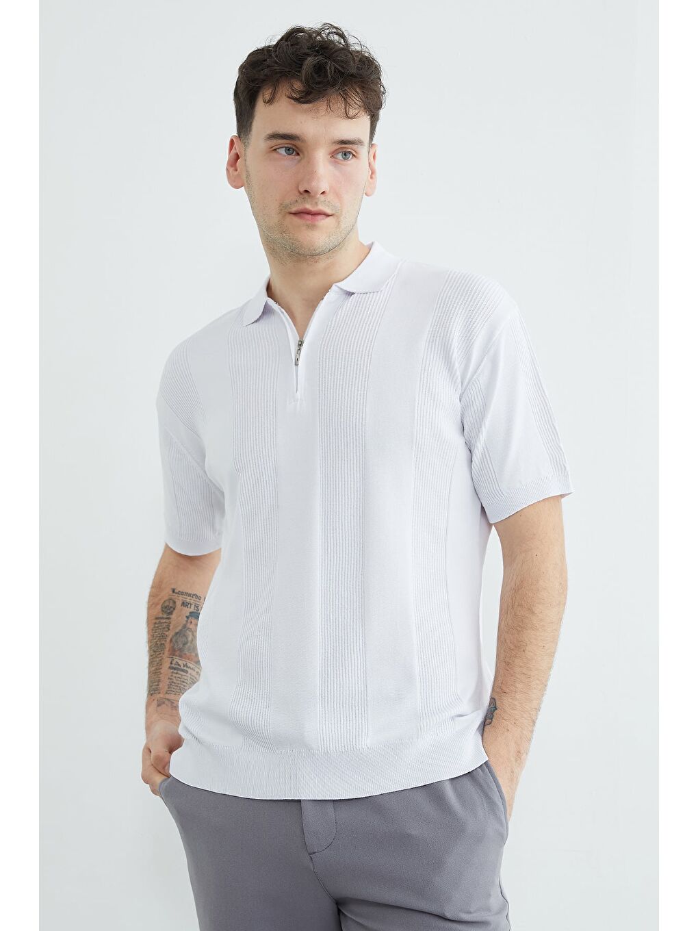 Beyaz Şeritli Yarım Fermuarlı Polo Yaka Triko Tişört-2