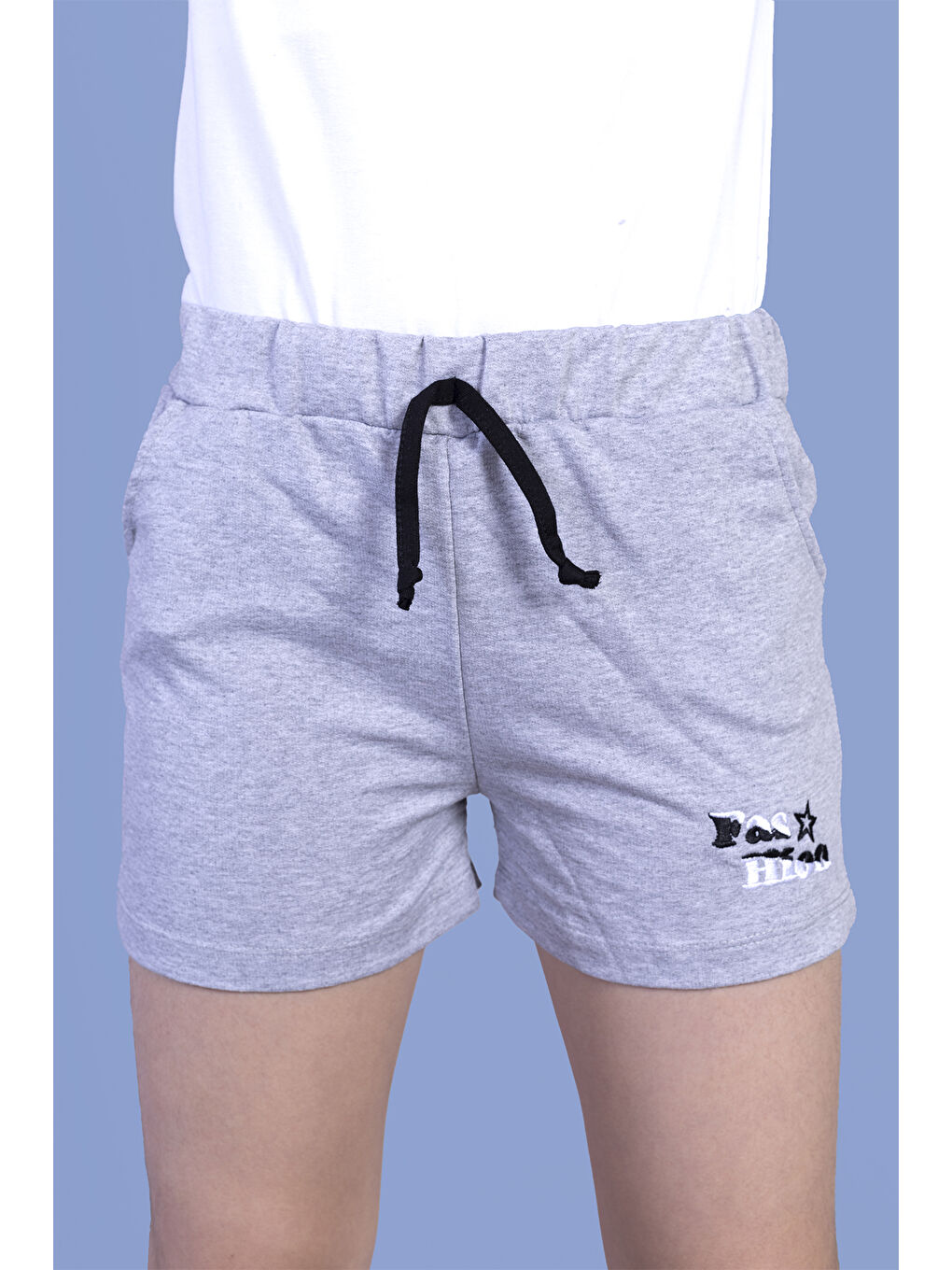 Gri Kız Çocuk İki Yanı Cepli Arkası Baskı Detaylı Şort-2