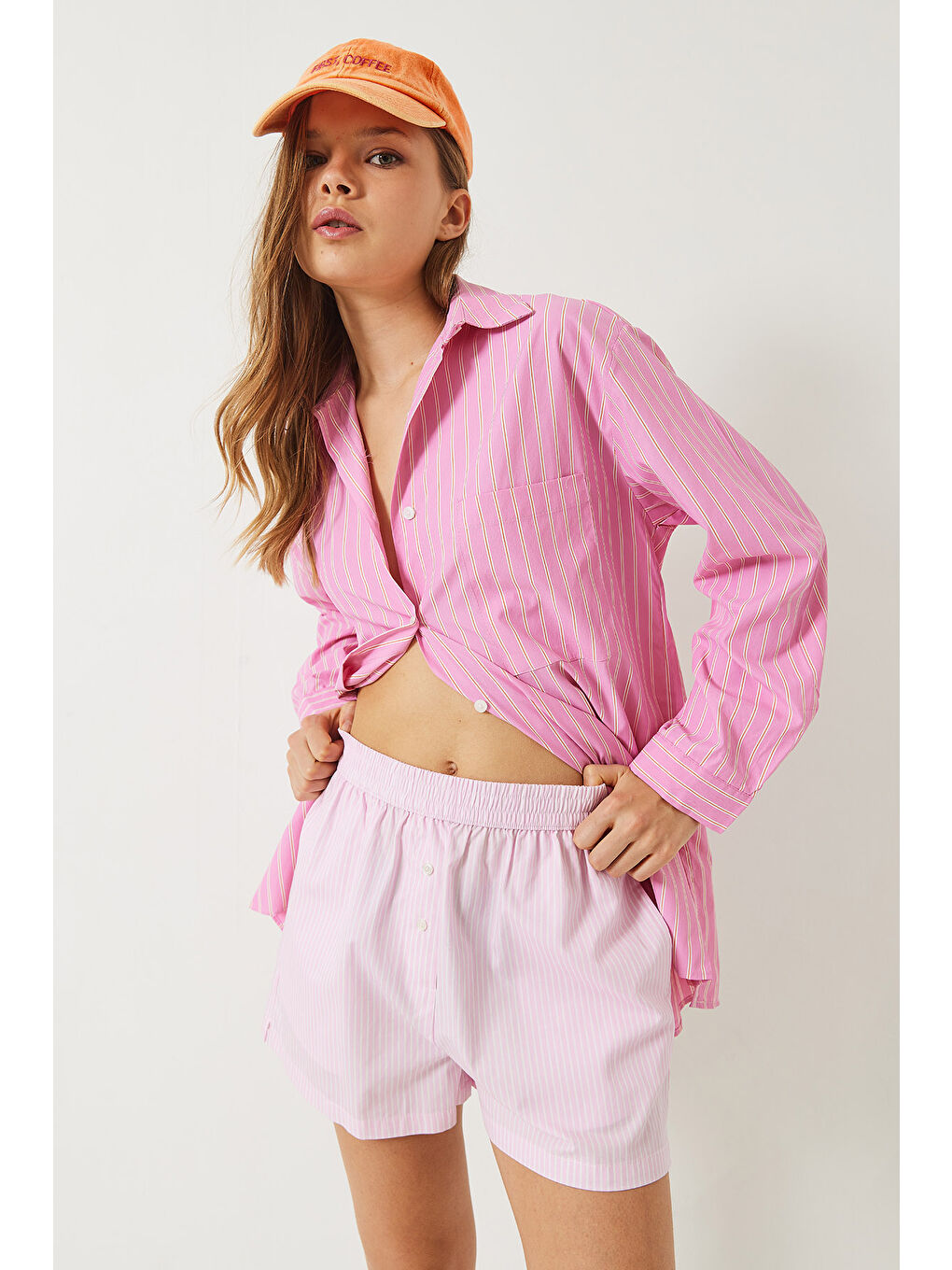 Pembe Kadın Tek Cep Detaylı Çizgili Poplin Gömlek-1