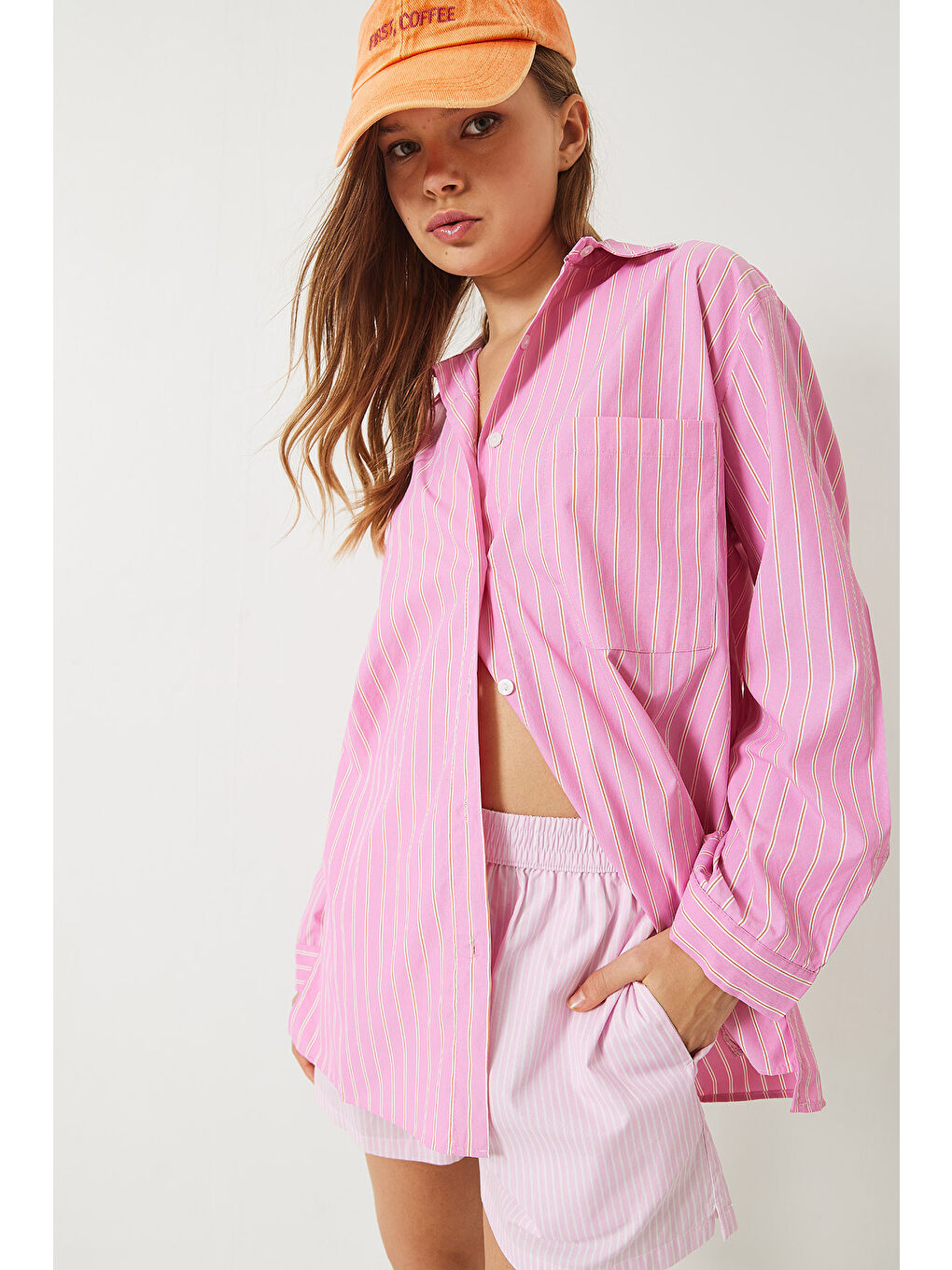 Pembe Kadın Tek Cep Detaylı Çizgili Poplin Gömlek-4