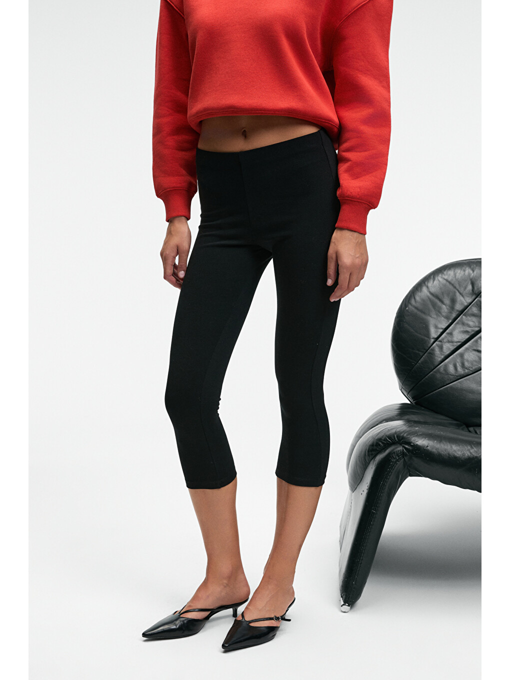 Syrelıa Kadın Esnek Kumaşlı Slim Fit Capri Siyah Tayt-2